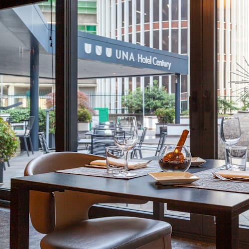 The Hall  Bar & Restaurant , Milano