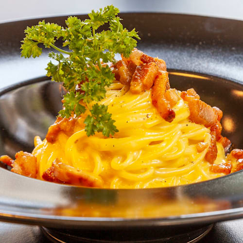 The Hall  Bar & Restaurant , Milano