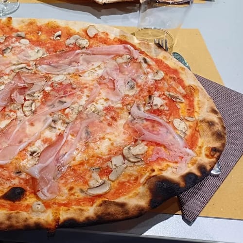 Ristorante Asian Fusion & Pizzeria Toto', Bologna