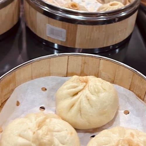 Lucky Bao, Sèvres