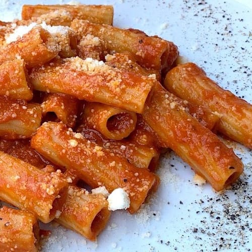 Satiricus, Roma