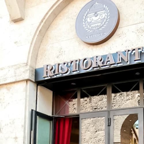 Satiricus, Roma