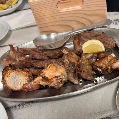 Dallas Restaurant, Quarteira