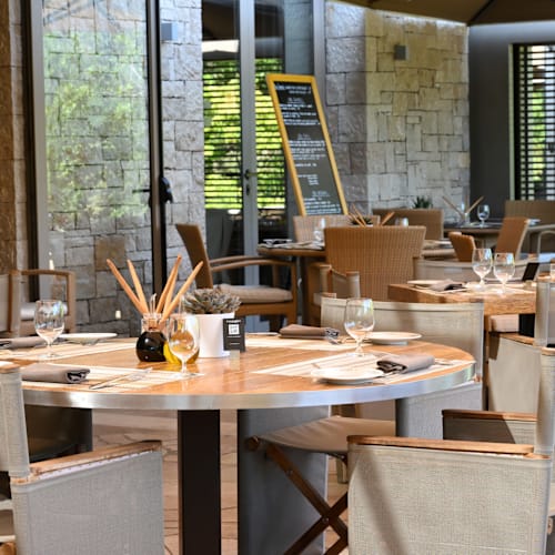 Les Caroubiers, Tourrettes