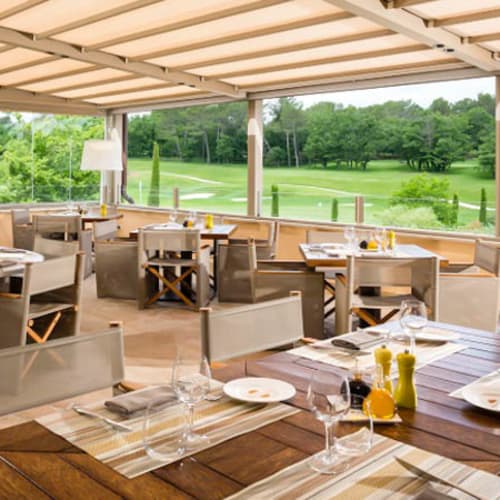 Les Caroubiers, Tourrettes