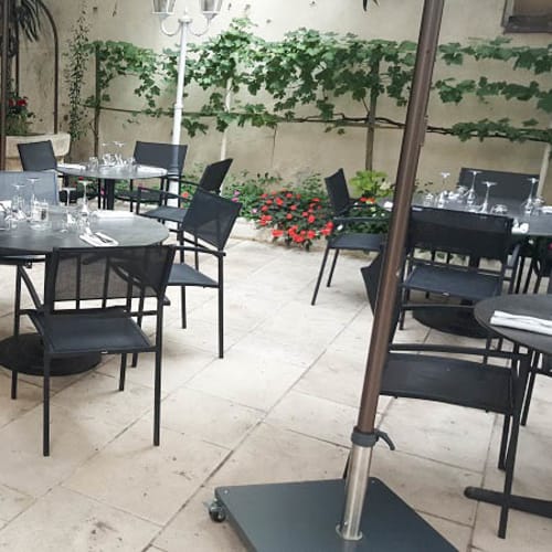 Le Bleu Saignant, Poissy