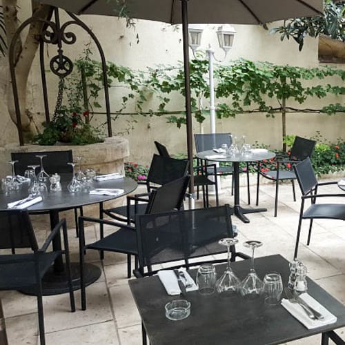 Le Bleu Saignant, Poissy