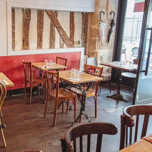 Postiche, Paris