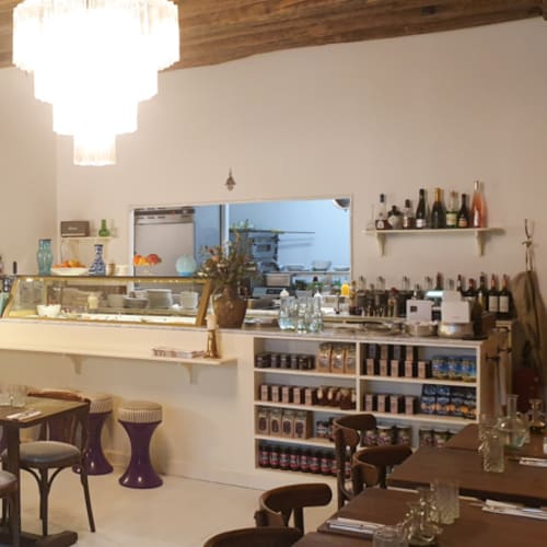 Afendi, Paris