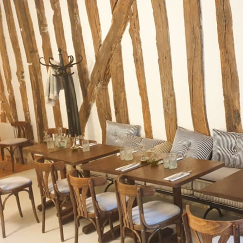Afendi, Paris