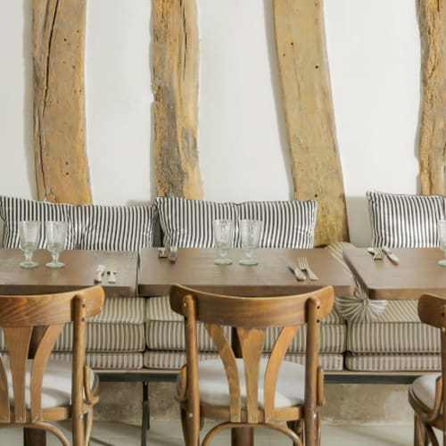 Afendi, Paris