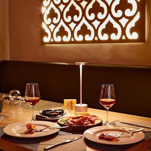 PEPÈ Beer & Grill, Maglie