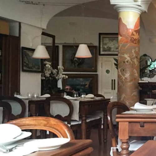 Max, Positano