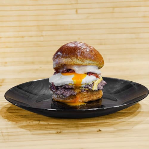 Yours burger&tacos, Tomares