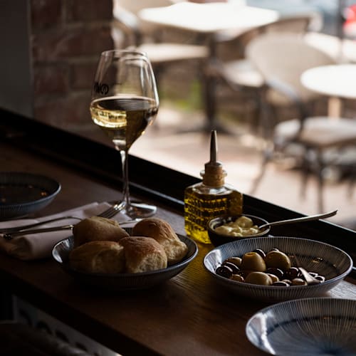Vino Y Mas, Rhenen