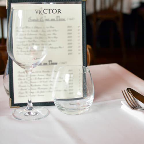 Victor, Paris