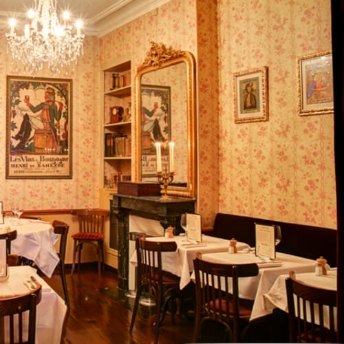 Victor, Paris