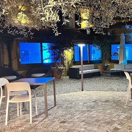 Blanco Lounge , Perledo