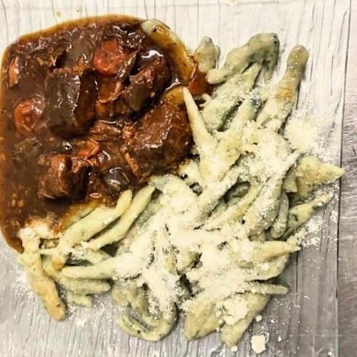 La Maïoun Restaurant Et Hôtel, Contes