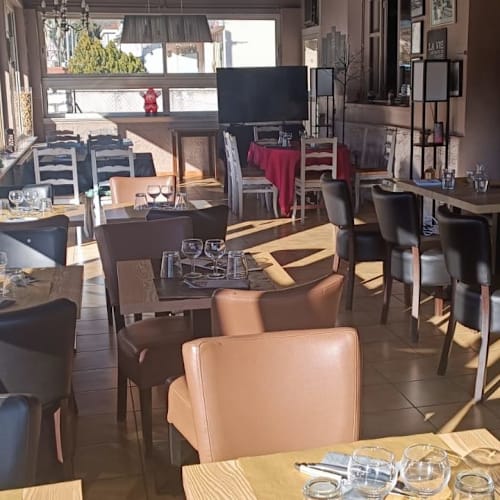 La Maïoun Restaurant Et Hôtel, Contes