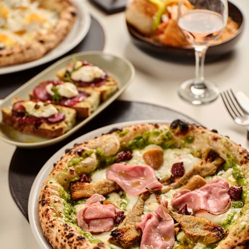 Quattro quarti pizzeria con cucina, Molfetta