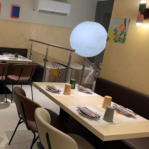 Mezzaluna ristorante 月半食堂, Milano