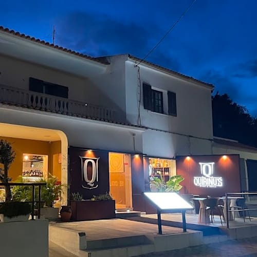Quirinu's Wine & Grill, Porches