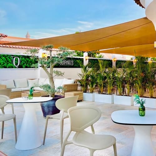 Quirinu's Wine & Grill, Porches