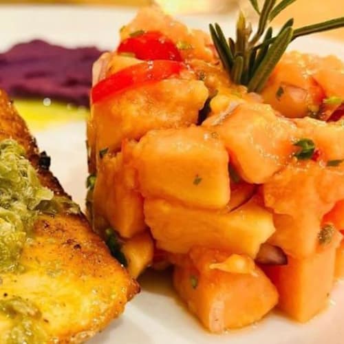 Quirinu's Wine & Grill, Porches