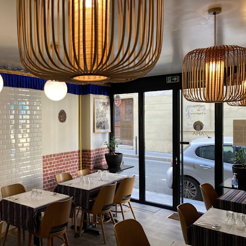 Ama, Paris