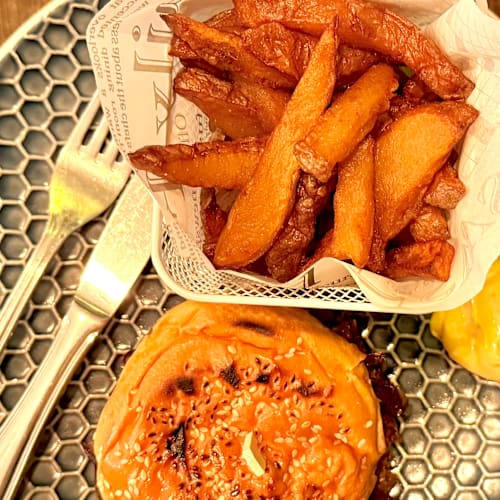 Un amour de bistro, Paris