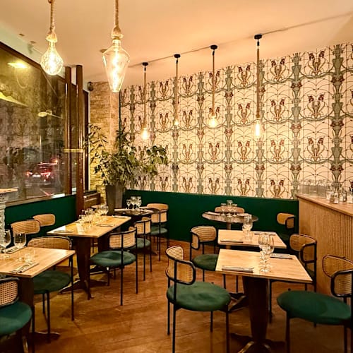 Un amour de bistro, Paris