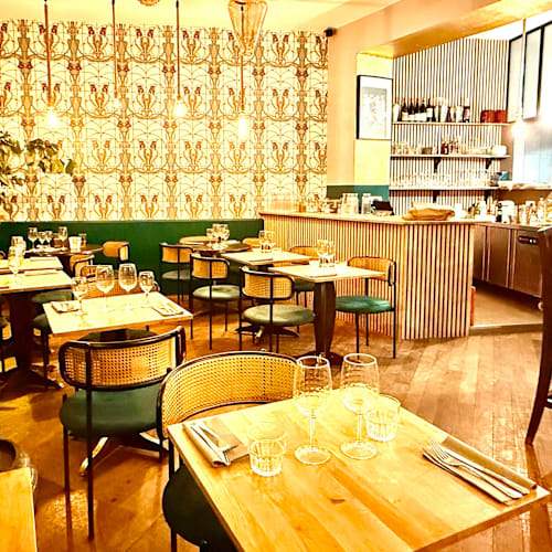 Un amour de bistro, Paris