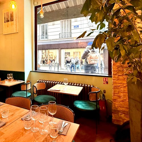 Un amour de bistro, Paris