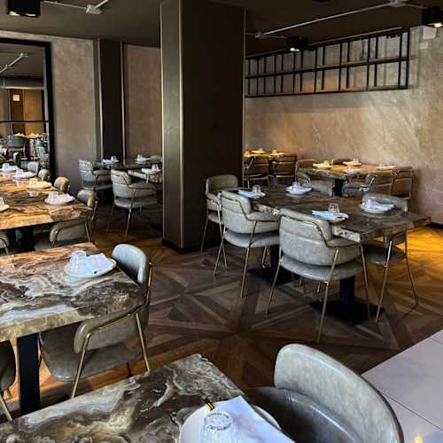 Golden House, Milano