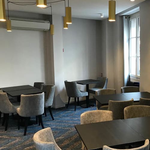 Le Coq et l'Elephant, Paris