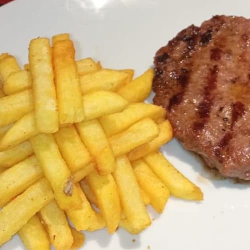The Lawyer's Pub, Maglie