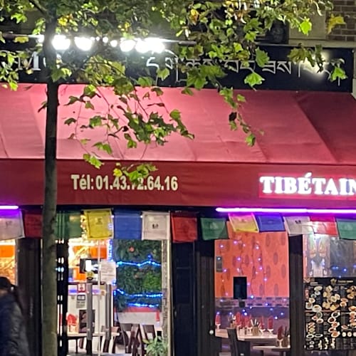 Gechoe momo, Paris