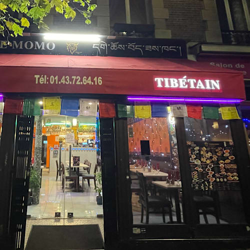 Gechoe momo, Paris