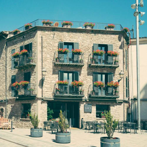 Fonda Sala, Olost
