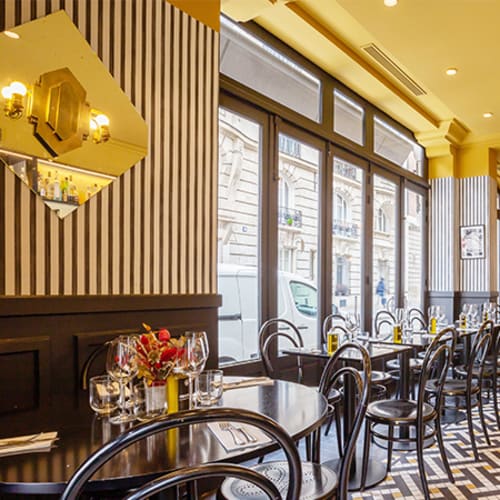Epoca, Paris