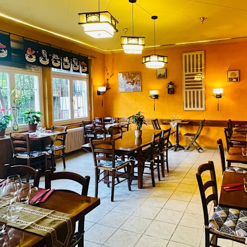 Oniwa, Lausanne