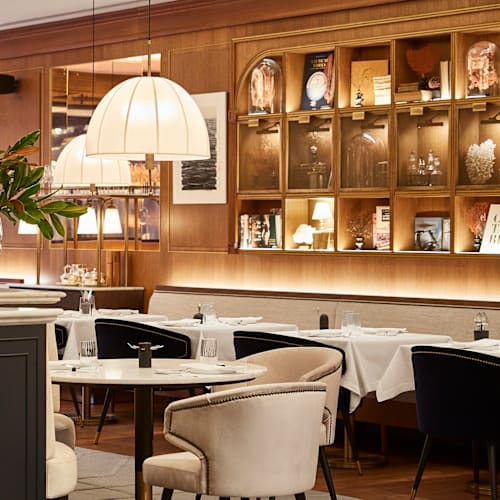 Amós by Jesús Sánchez, Madrid