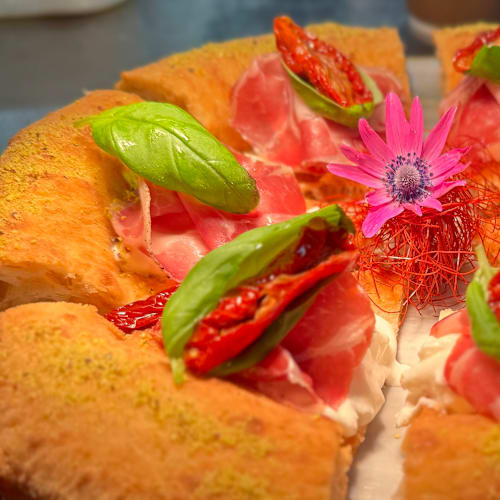 Joey Bistrot Cafè, Maglie