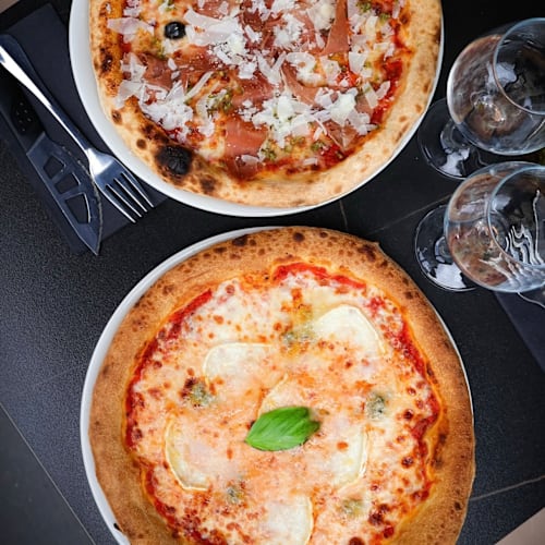 Christina Pizza, Paris