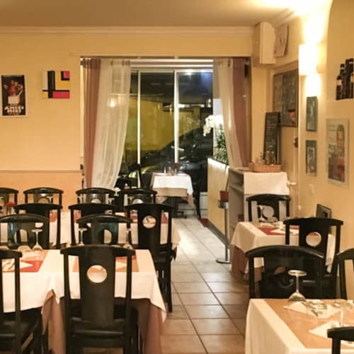 La Locandina di Napoli, Issy-les-Moulineaux