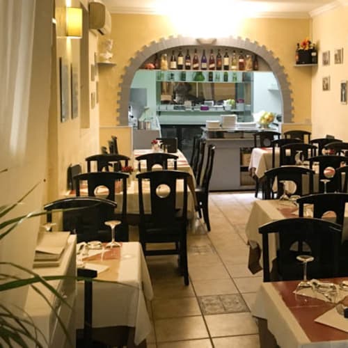 La Locandina di Napoli, Issy-les-Moulineaux