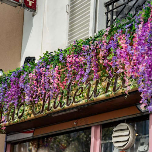 Lao Chaleune, Paris