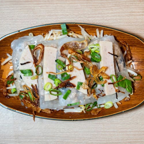 Lao Chaleune, Paris