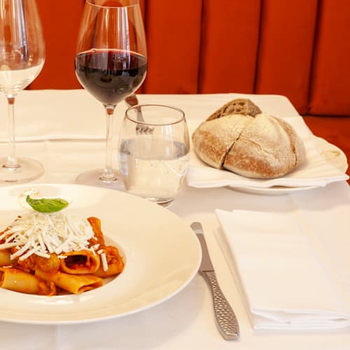 Donna Caterina, Milano